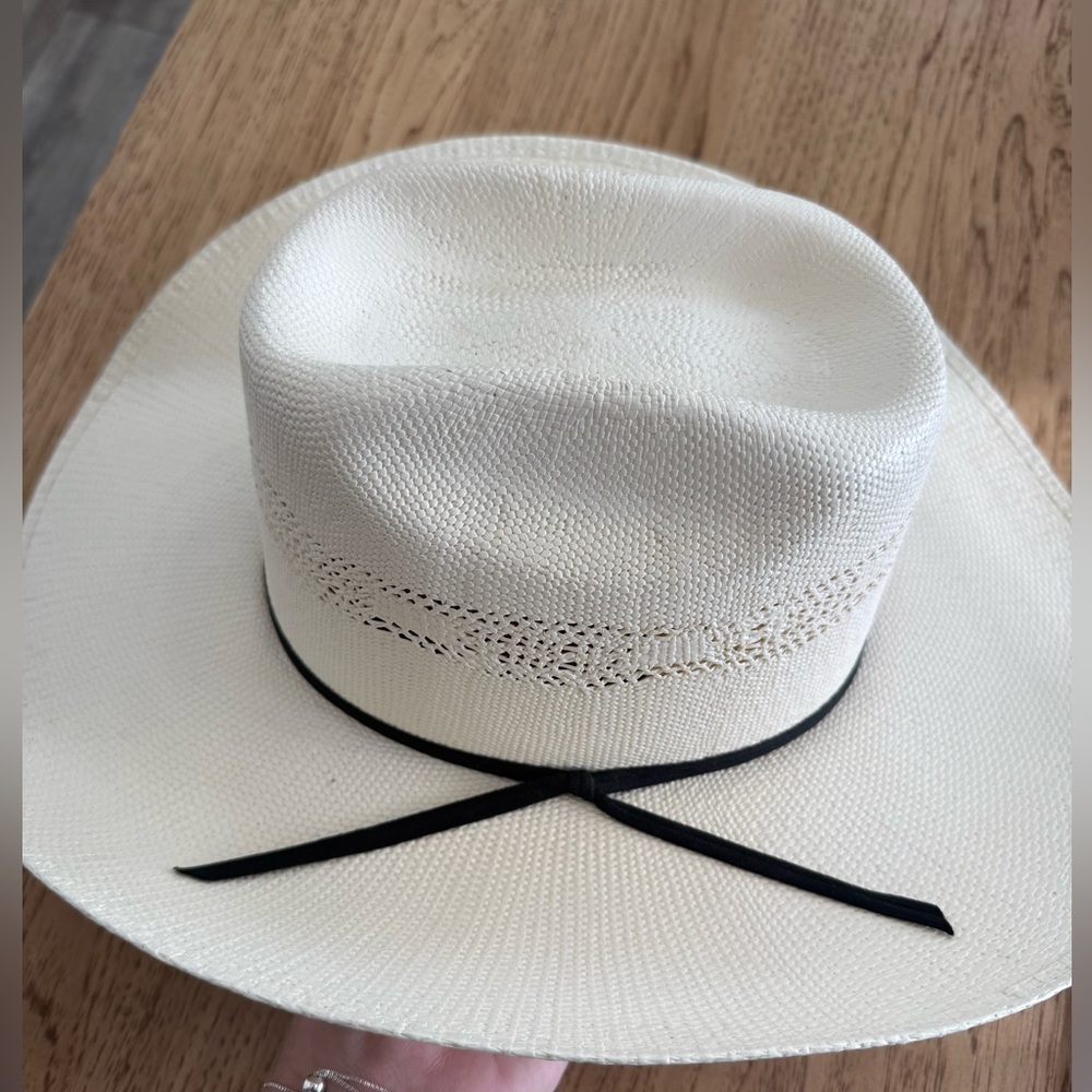 Toddler cowboy hat.